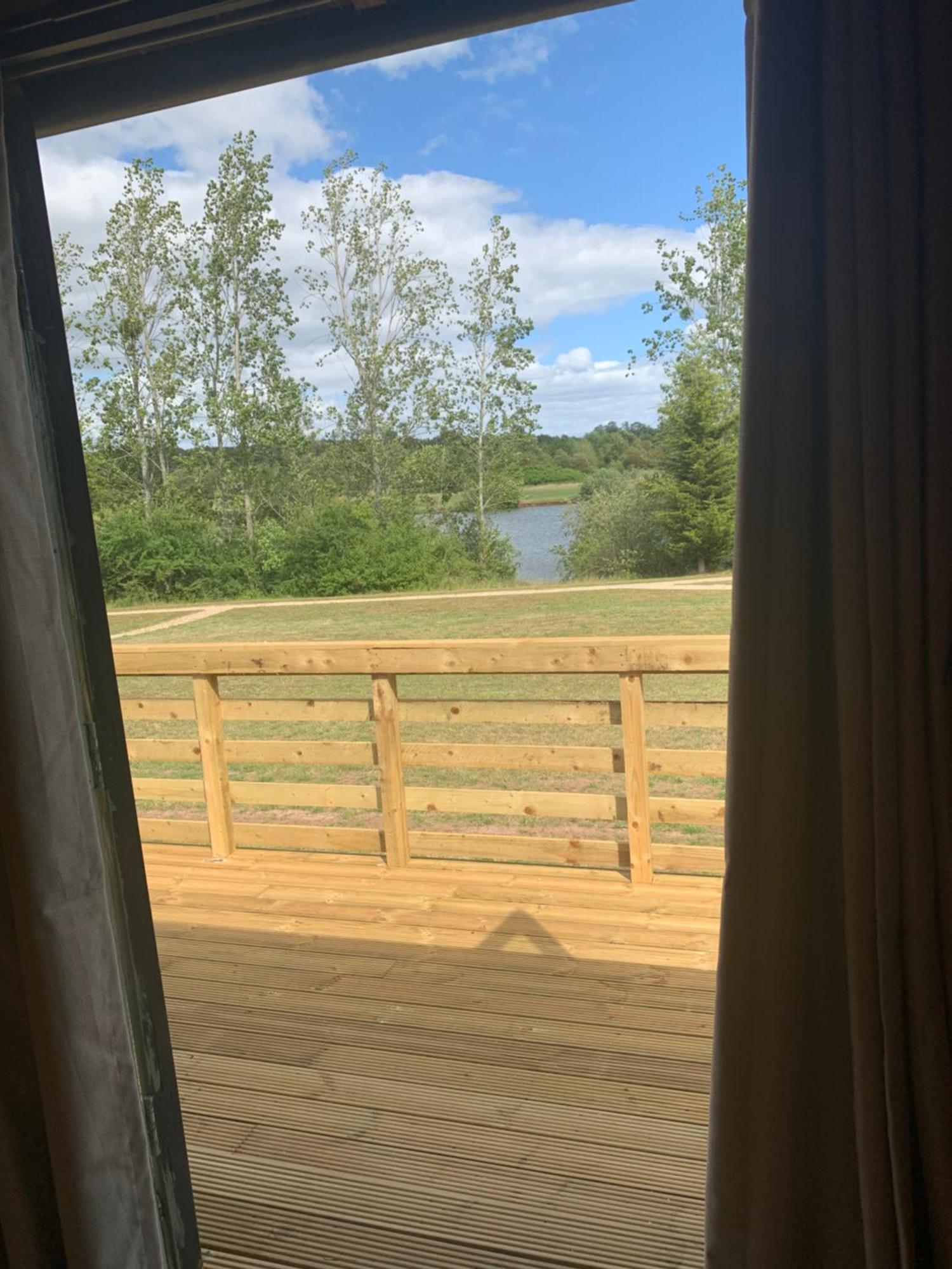 'Swan' Lakeview Lodge Bishampton ภายนอก รูปภาพ